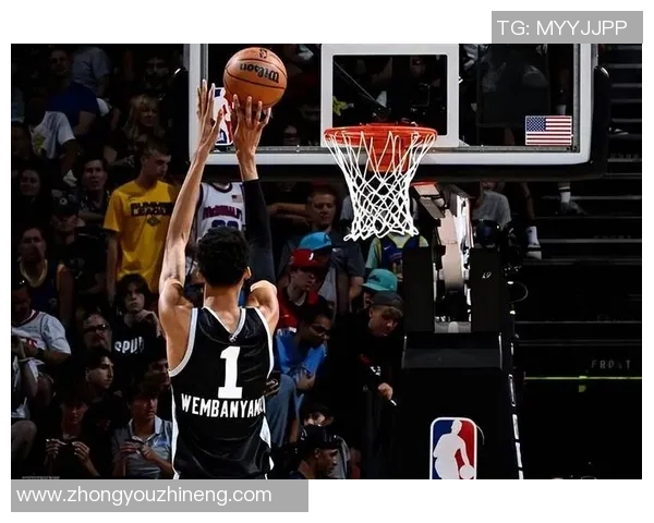 文班亚马场均20分10篮板3盖帽表现出色新秀奖争夺遥遥领先